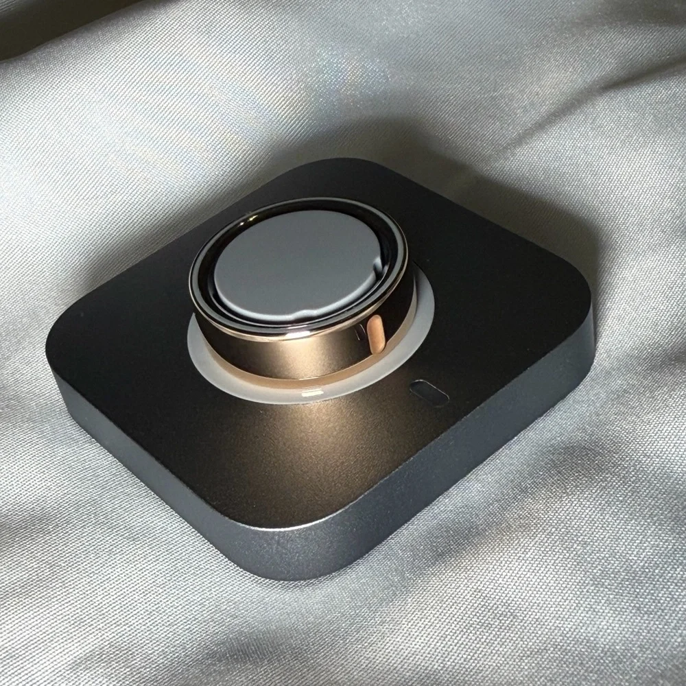 Oura Ring Gen 4 in Rose Gold Titanium